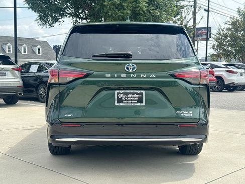Used 2021 Toyota Sienna Platinum AWD/4WD image 7