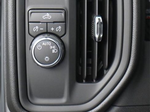 Used 2026 Chevrolet Silverado 1500 Custom image 14