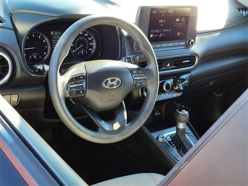 Used 2023 Hyundai Kona SEL image 3