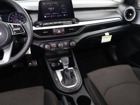 Used 2024 Kia Forte LXS w/ LXS Technology Package image 11