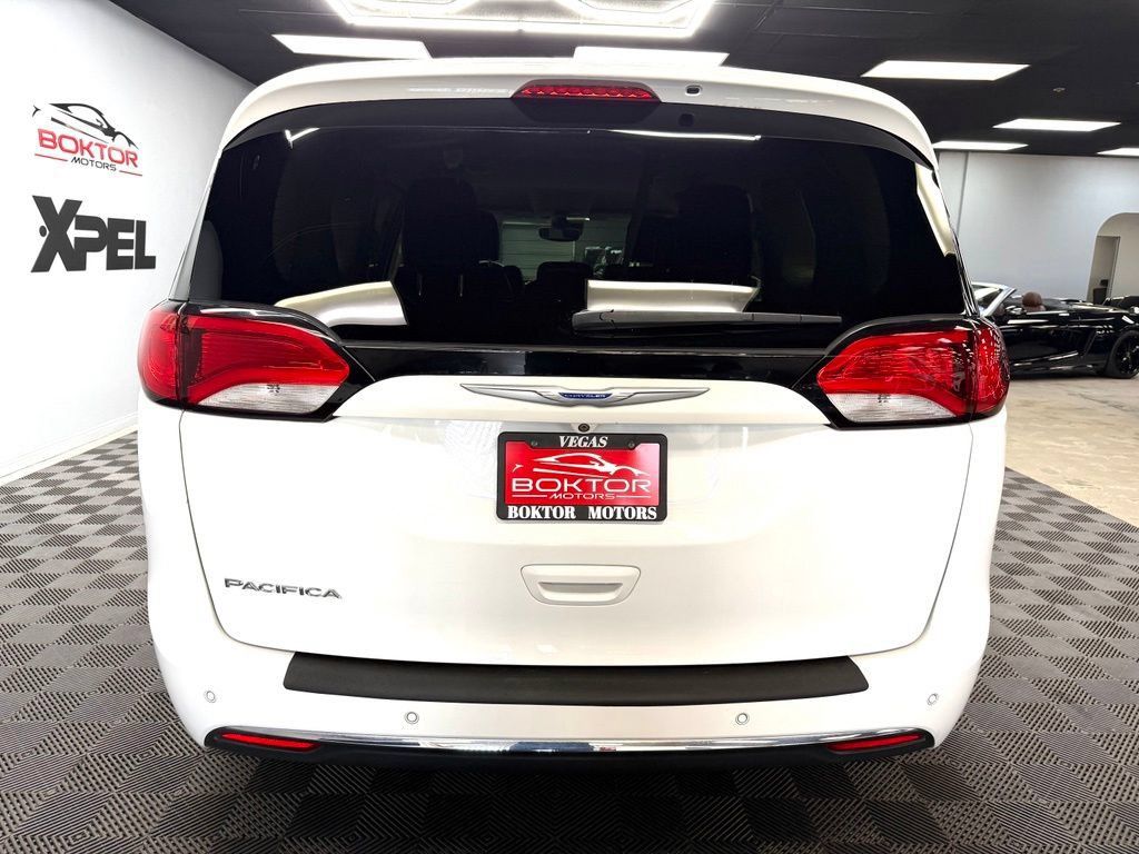Used 2018 Chrysler Pacifica Touring-L Plus w/ Advanced Safetytec Group FWD image 12