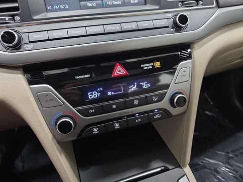 Used 2017 Hyundai Elantra Value Edition FWD image 21
