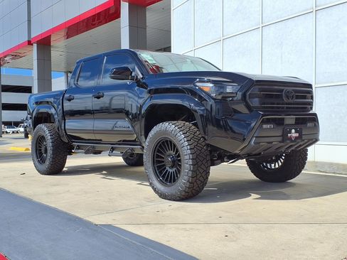 New 2026 Toyota Tacoma SR5 AWD/4WD image 3
