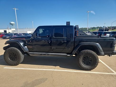 Used 2021 Jeep Gladiator Mojave AWD/4WD image 9