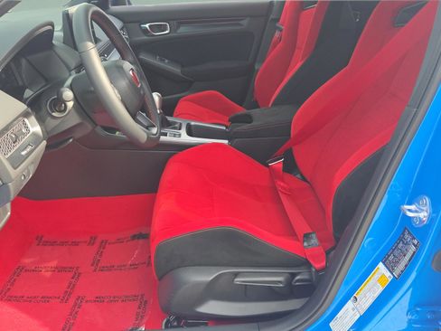 Used 2025 Honda Civic Type R image 9