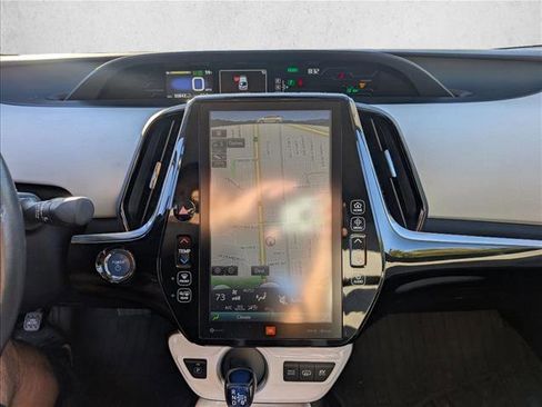 Used 2017 Toyota Prius Prime Advanced image 15