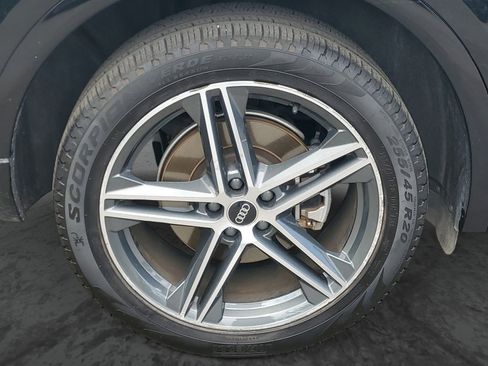 Used 2023 Audi Q5 e Premium w/ Convenience Package AWD/4WD image 6