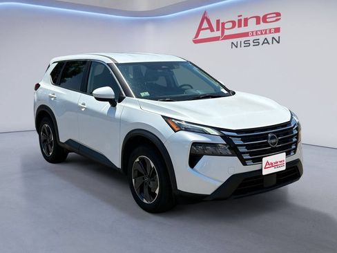 Used 2024 Nissan Rogue SV AWD/4WD image 7