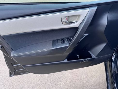 Used 2017 Toyota Corolla LE FWD image 15