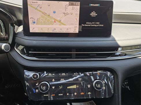 Used 2025 INFINITI QX60 Luxe image 25