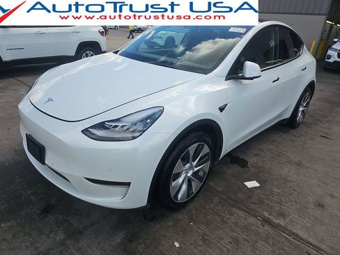 Used 2021 Tesla Model Y 2WD image 1