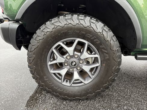 Used 2023 Ford Bronco Badlands image 12