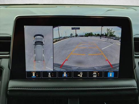 Used 2021 Chevrolet Tahoe Z71 w/ Z71 Signature Package AWD/4WD image 13