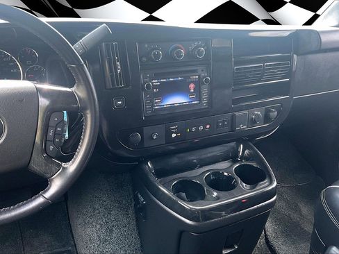 Used 2019 Chevrolet Express 2500 G25 image 6
