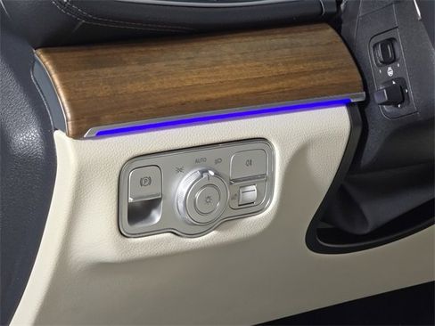 Certified 2025 Mercedes-Benz GLS 450 4MATIC image 19