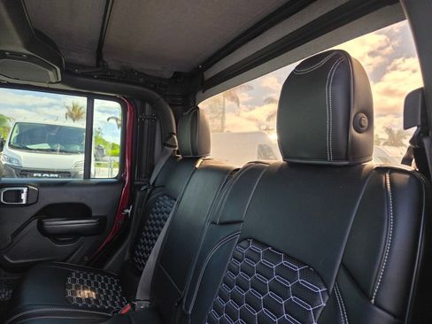 Certified 2021 Jeep Gladiator Sport image 16