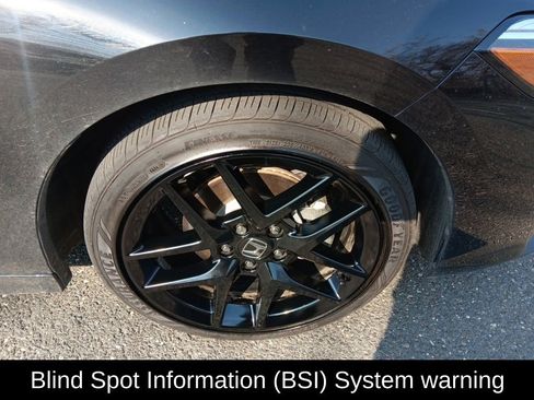 Used 2025 Honda Civic Sport image 9