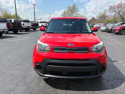 Used 2019 Kia Soul FWD image 2