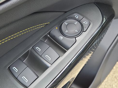 New 2026 Chevrolet Trax LT w/ LT Convenience Package image 21