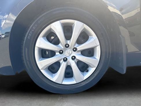 Used 2023 Toyota Corolla LE w/ Carpet Mat Package (TMS) FWD image 35