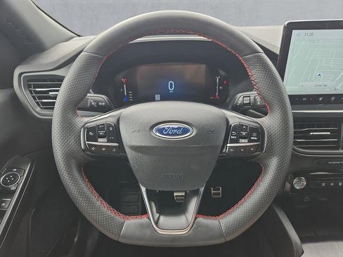 Used 2023 Ford Escape ST-Line w/ Tech Pack #1 AWD/4WD image 13