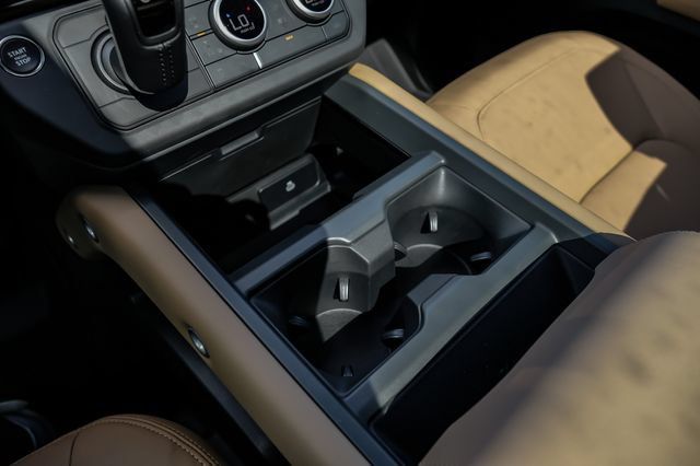 New 2026 Land Rover Defender 110 X-Dynamic SE AWD/4WD image 36