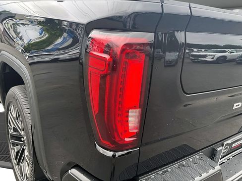 Used 2022 GMC Sierra 1500 Denali Ultimate AWD/4WD image 23