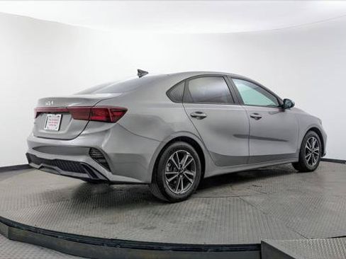 Used 2023 Kia Forte LXS FWD image 8