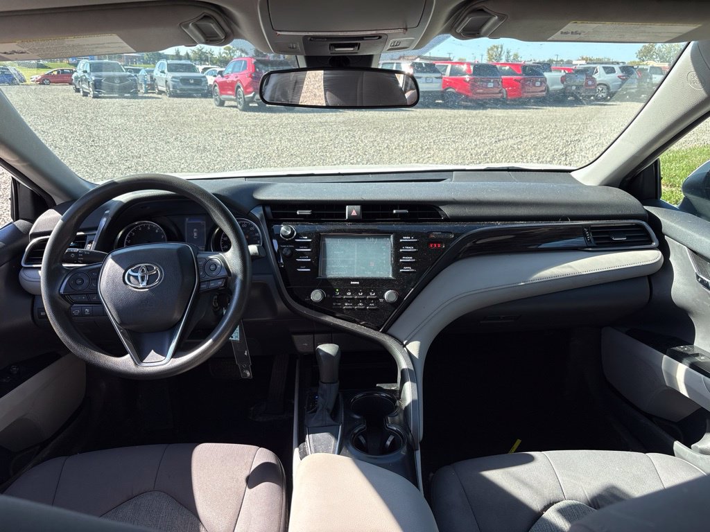 Used 2020 Toyota Camry LE FWD image 17