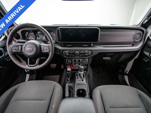 Used 2024 Jeep Wrangler Unlimited Rubicon image 13