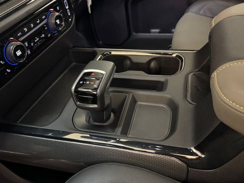 Used 2025 Chevrolet Silverado 1500 ZR2 w/ Technology Package image 17