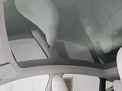 Used 2023 Tesla Model Y Long Range image 27