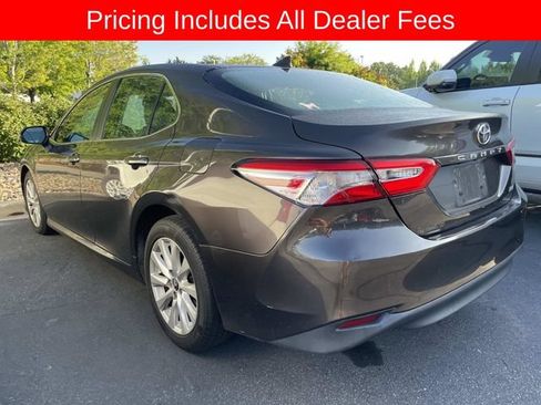 Used 2020 Toyota Camry LE FWD image 4