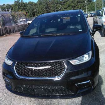 Used 2025 Chrysler Pacifica Select FWD image 1