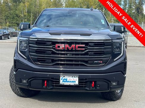 Used 2023 GMC Sierra 1500 AT4 image 2
