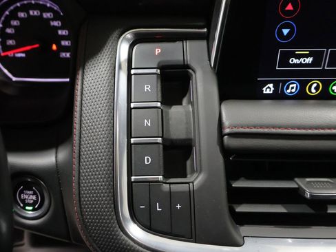 Used 2021 Chevrolet Suburban RST AWD/4WD image 35