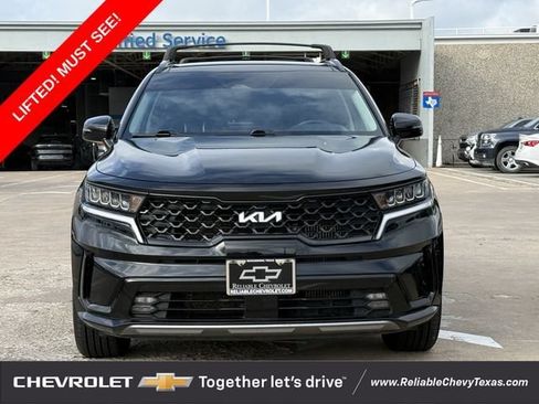Used 2022 Kia Sorento EX w/ Panoramic Sunroof Package FWD image 3