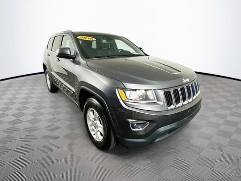 Used 2016 Jeep Grand Cherokee Laredo w/ Quick Order Package 23E AWD/4WD image 3