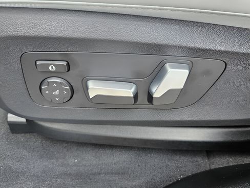 New 2026 BMW X5 sDrive40i w/ Premium Package image 9