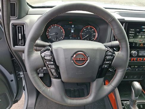 Certified 2025 Nissan Frontier PRO-4X w/ Pro Premium Package AWD/4WD image 19