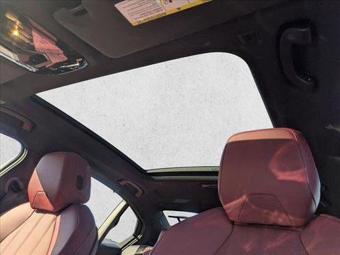 Used 2025 BMW X4 xDrive30i w/ Premium Package image 16