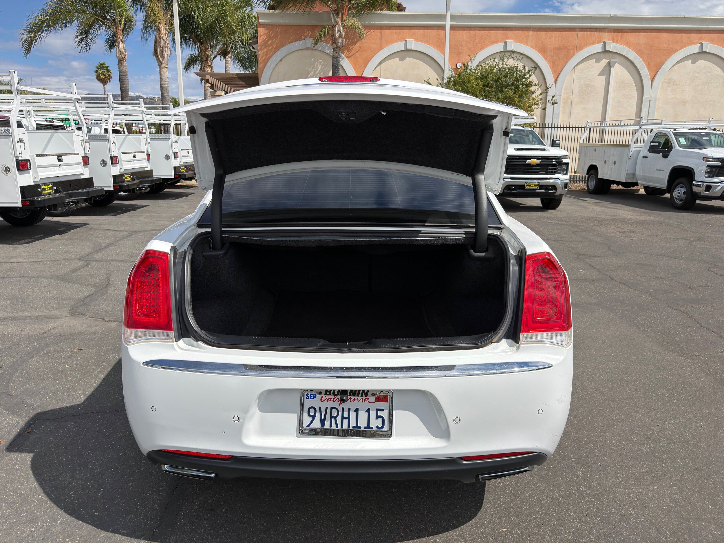 Used 2015 Chrysler 300 C w/ Harman/Kardon Audio Group RWD image 14