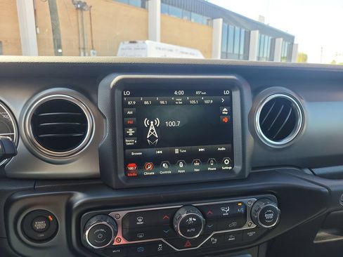 Used 2022 Jeep Wrangler Unlimited Rubicon 4xe w/ Safety Group AWD/4WD image 13