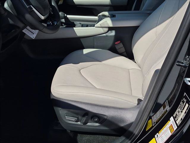 New 2026 Toyota Grand Highlander FWD image 4