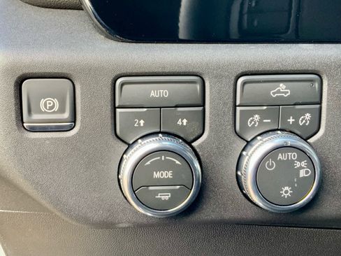 New 2026 GMC Sierra 1500 SLE image 50