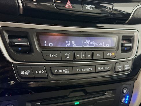 Used 2019 Honda Pilot Elite image 24