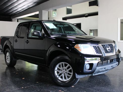 Used 2015 Nissan Frontier SV RWD image 30