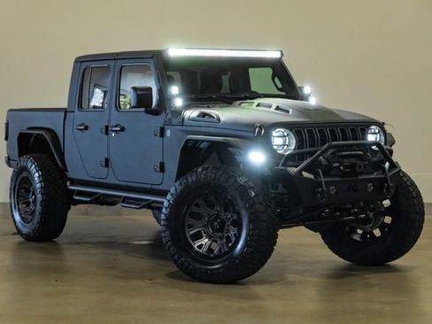 Used 2025 Jeep Gladiator Sport AWD/4WD image 6