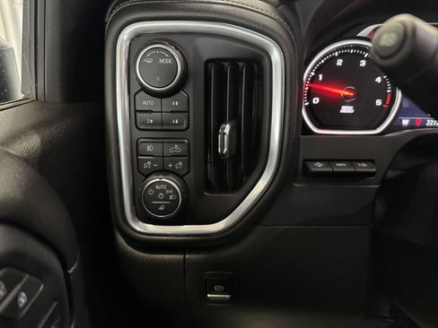 Used 2022 Chevrolet Silverado 3500 LTZ w/ LTZ Plus Package AWD/4WD image 18