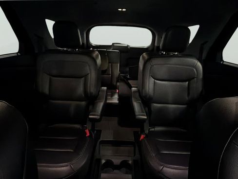Used 2020 Ford Explorer XLT w/ Equipment Group 202A image 18